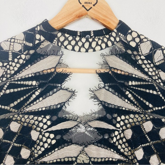 Free People deco lace black with cream underlay mini dress. Flared sleeves. 6 - Picture 5 of 11